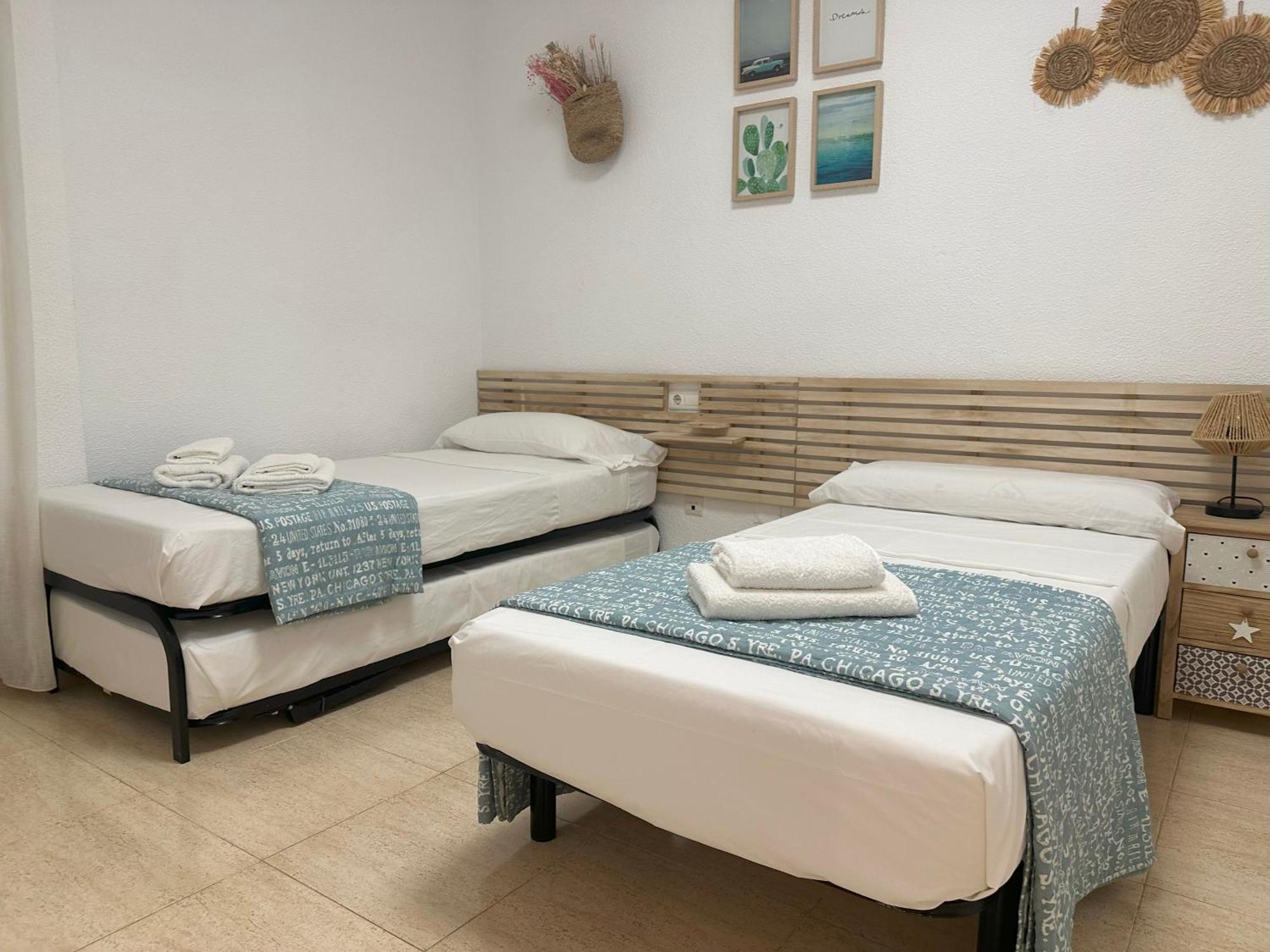 Alicante Beach And Center Екстериор снимка
