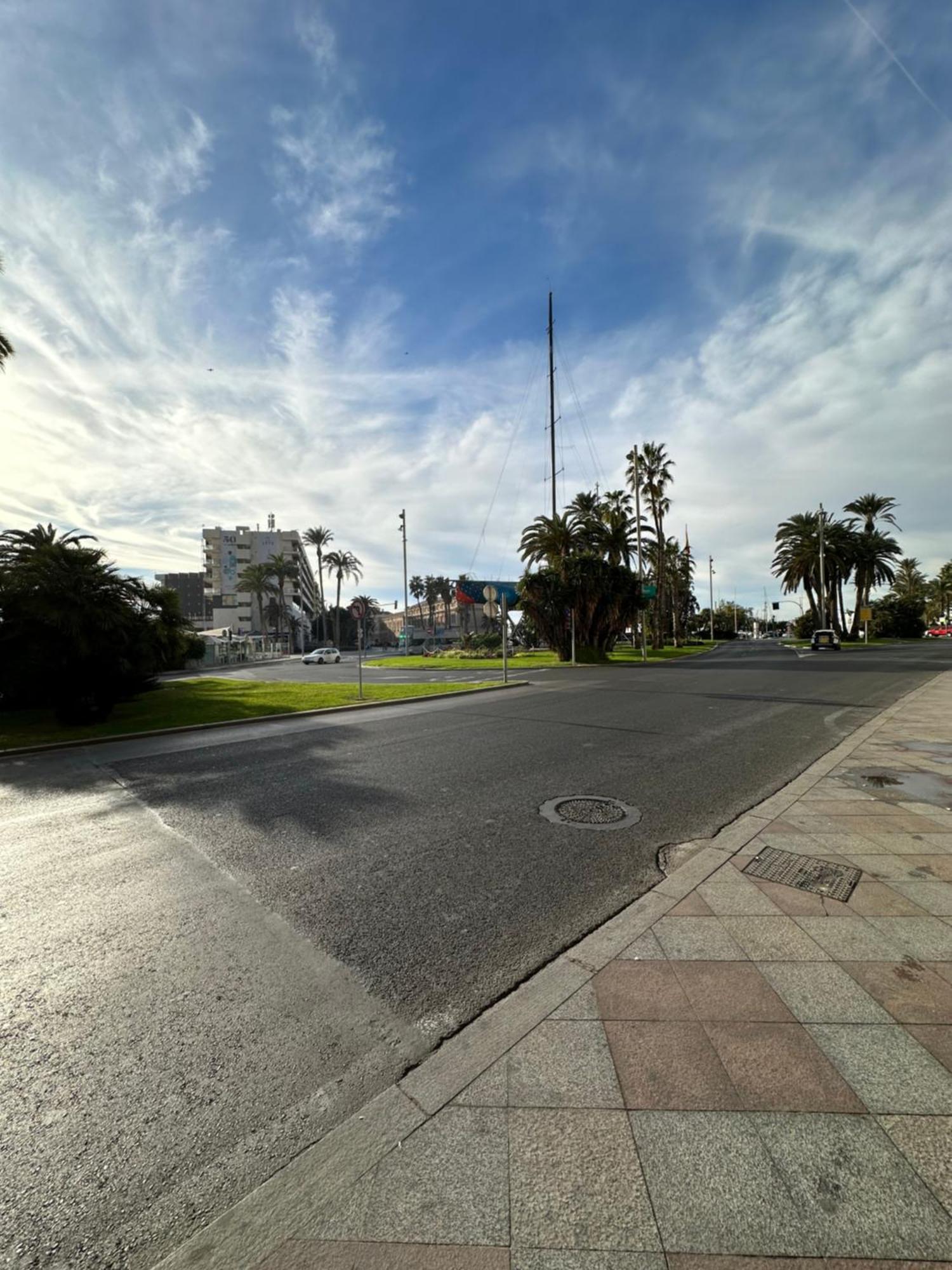 Alicante Beach And Center Екстериор снимка
