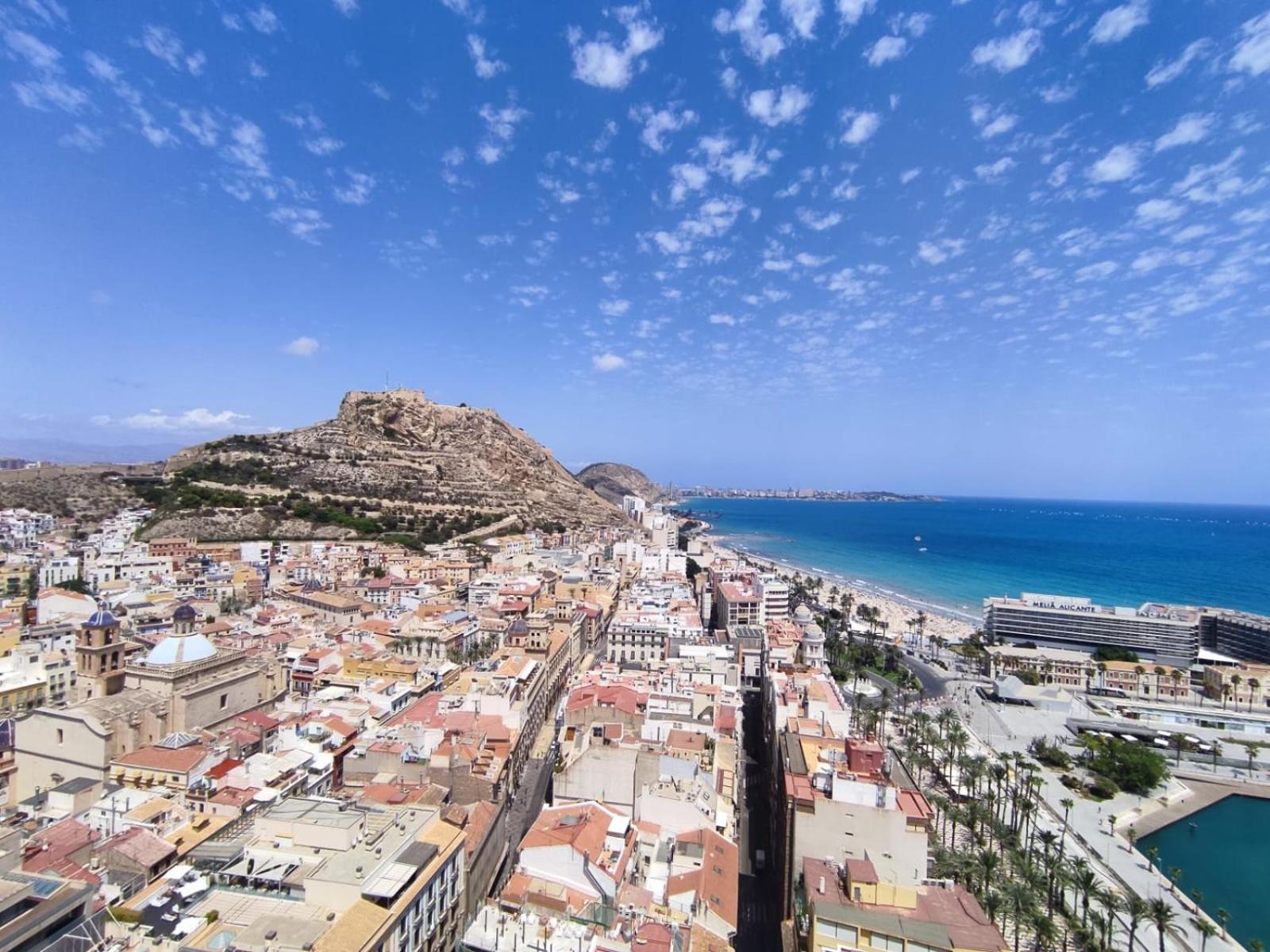 Alicante Beach And Center Екстериор снимка