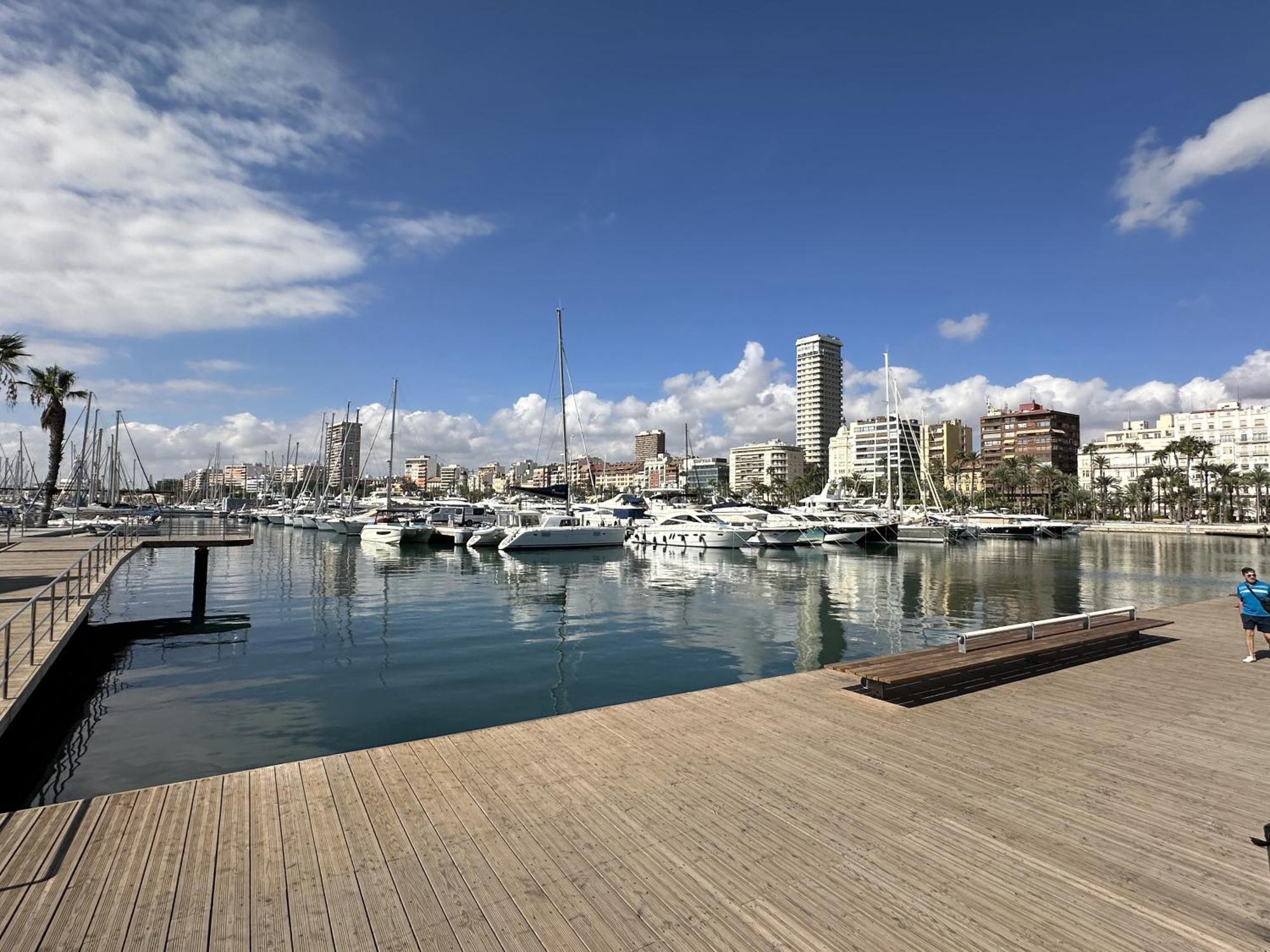 Alicante Beach And Center Екстериор снимка