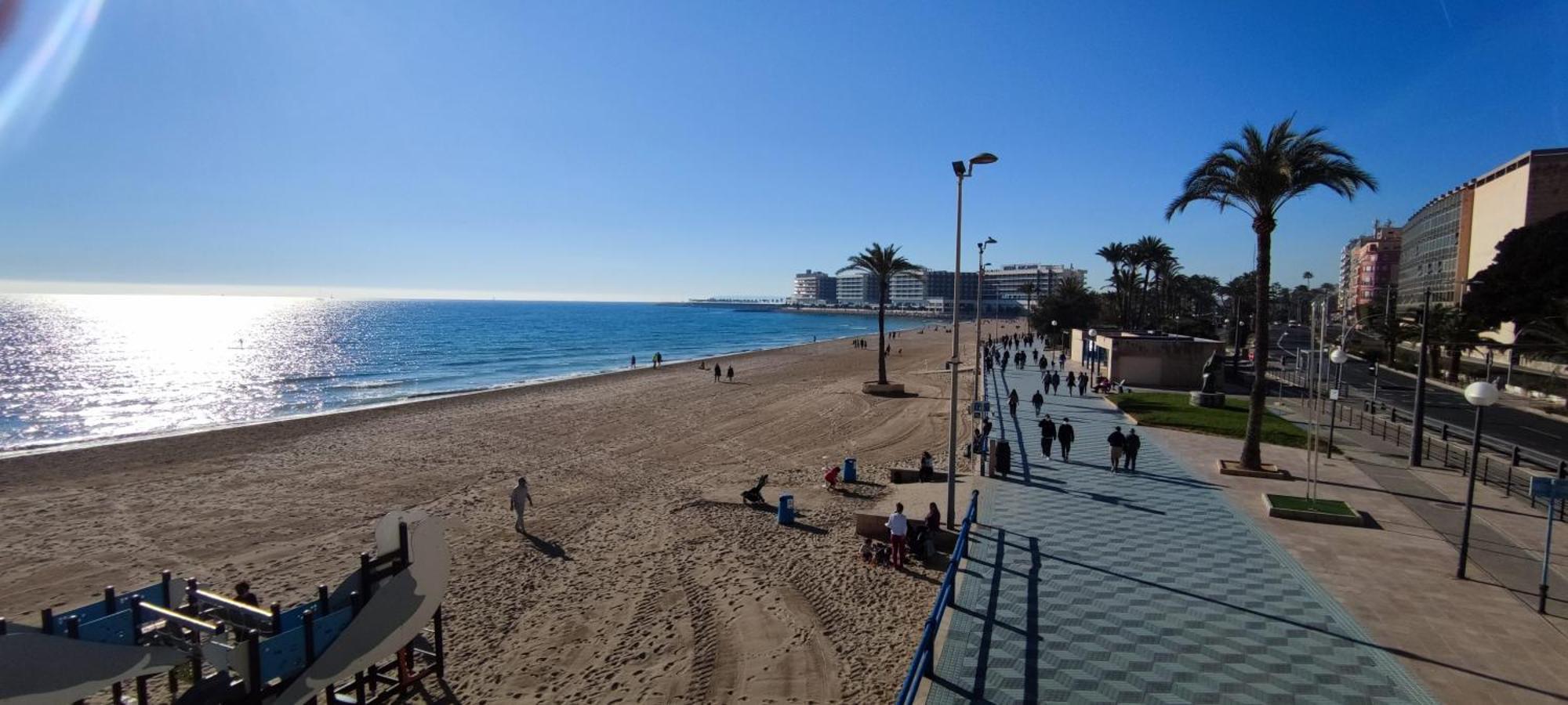 Alicante Beach And Center Екстериор снимка